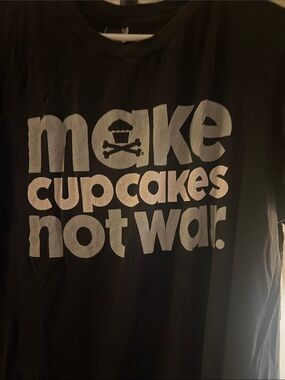 Make Cupcakes Not War Johnny Cupcakes Black Graphic Tee